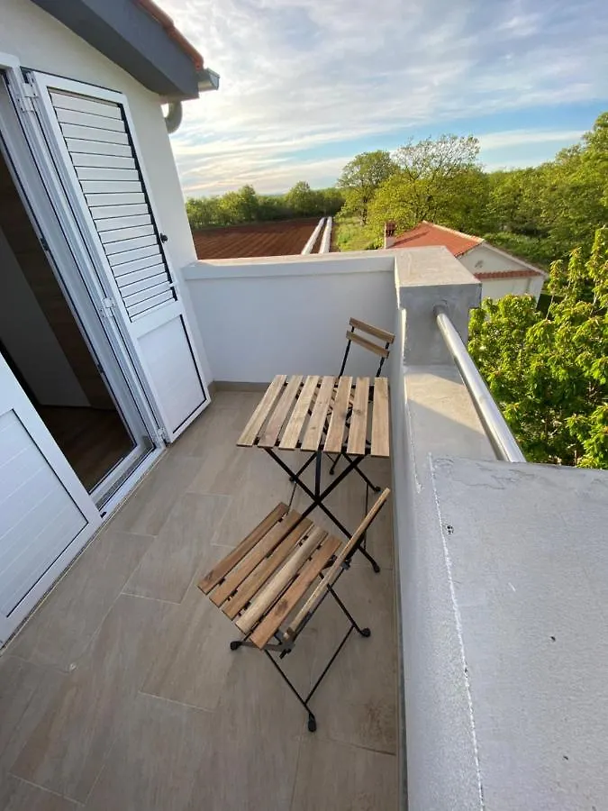 Villa Holiday Home “Marko” With Heated Pool! Nin