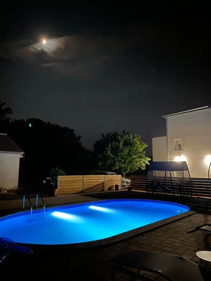 Villa Holiday Home “Marko” With Heated Pool! Nin