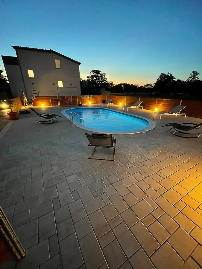 Holiday Home “Marko” With Heated Pool! Nin