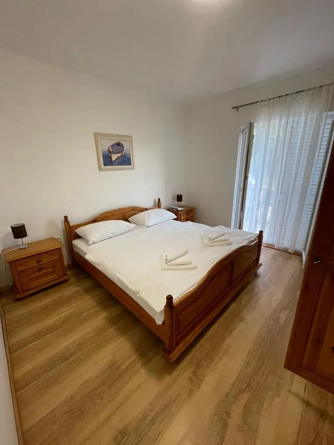 Villa Holiday Home “Marko” With Heated Pool! Nin