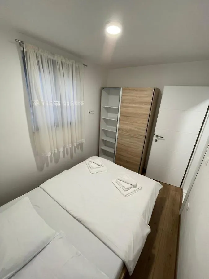 Holiday Home “Marko” With Heated Pool! Nin 0*,
